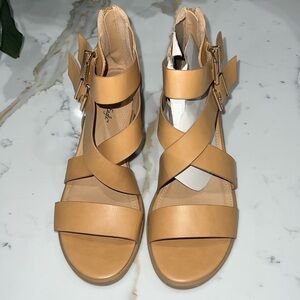 NWOT AMERICAN EAGLE SANDALS